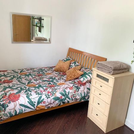 Room In Stratford With Private Bathroom And Parking Лондон Екстер'єр фото