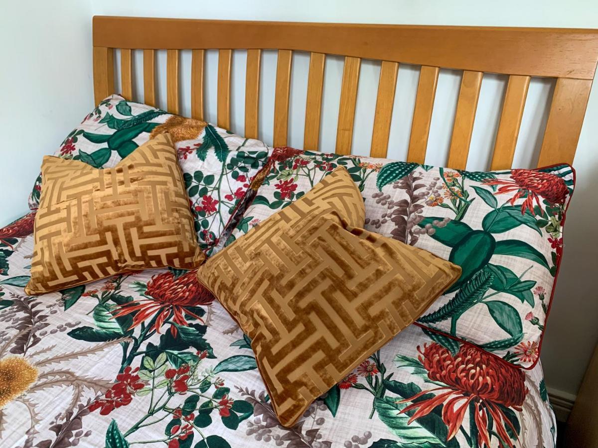 Room In Stratford With Private Bathroom And Parking Лондон Екстер'єр фото